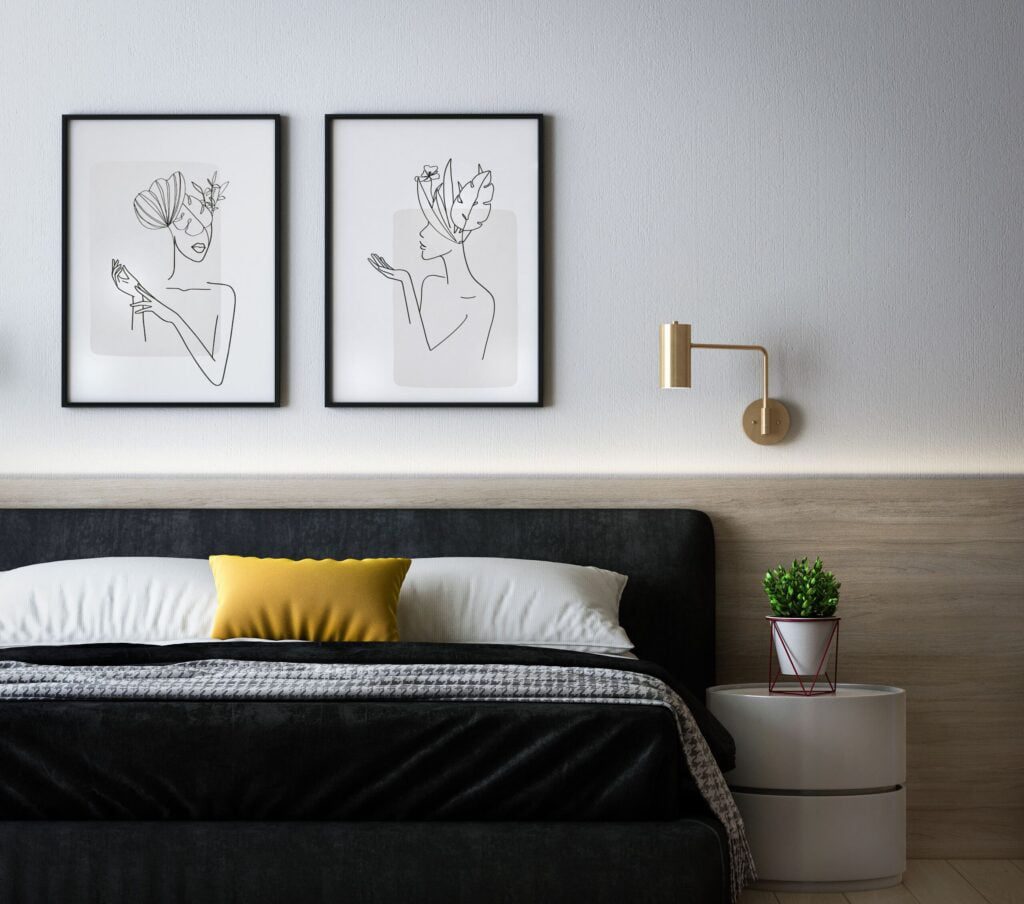 MR Décor & Design Image d'une chambre à coucher mettant en valeur deux cadres décoratifs. Explorez notre sélection pour ajouter une touche d'élégance et de personnalité à votre espace.